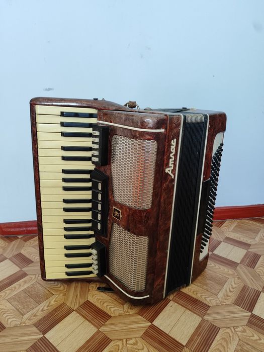 Продам аккордеон АТЛАС