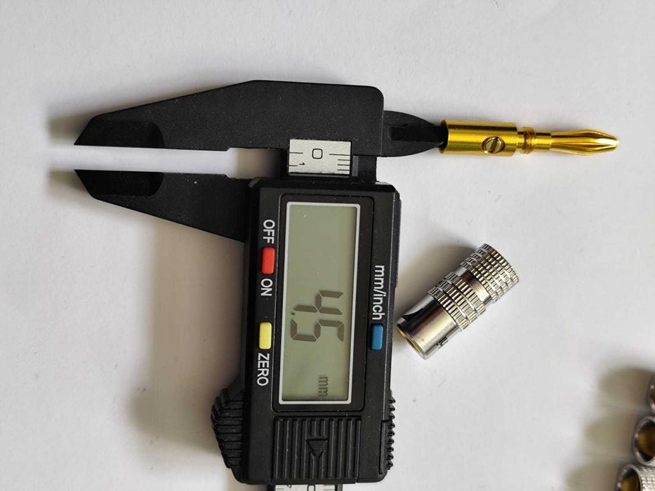 Conectori Nakamichi tip banana 4mm - 8 buc.