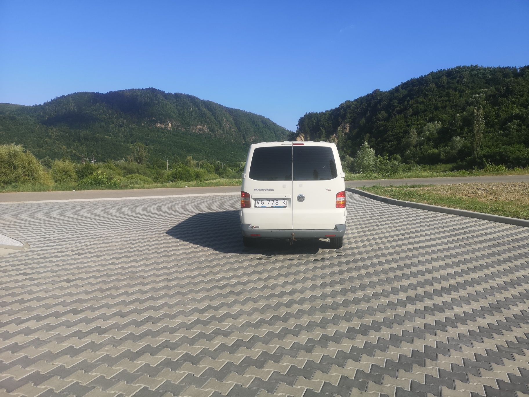 Volkswagen Transporter 5 locuri varianta lunga