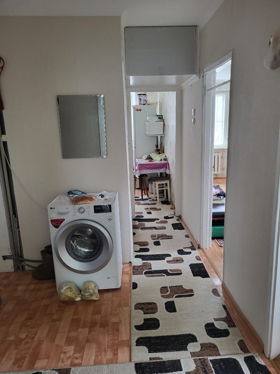 Продам 3 х комн квар. Пригородный мкр., 117 дом. 1 этаж.