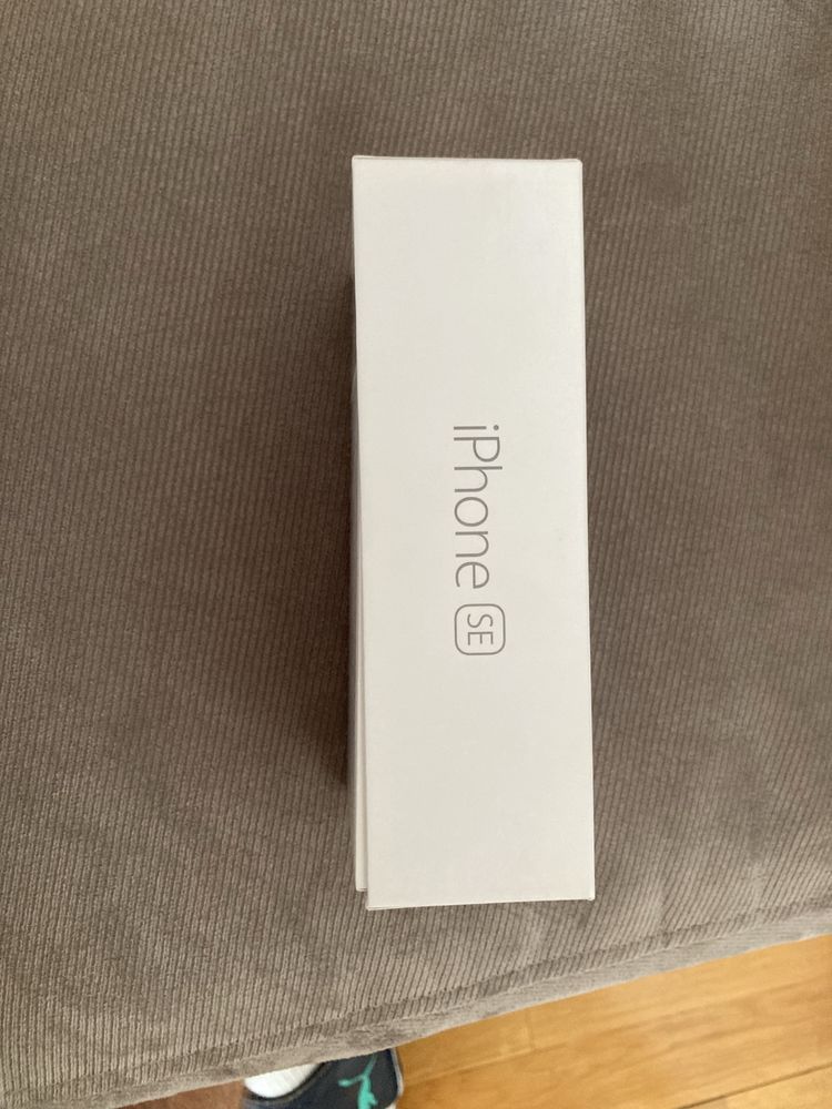 iPhone SE първа генерация 64GB