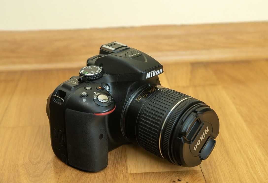 Nikon D5300 kit + obiectiv 18-55mm - Aparat foto DSLR - 9000 de cadre