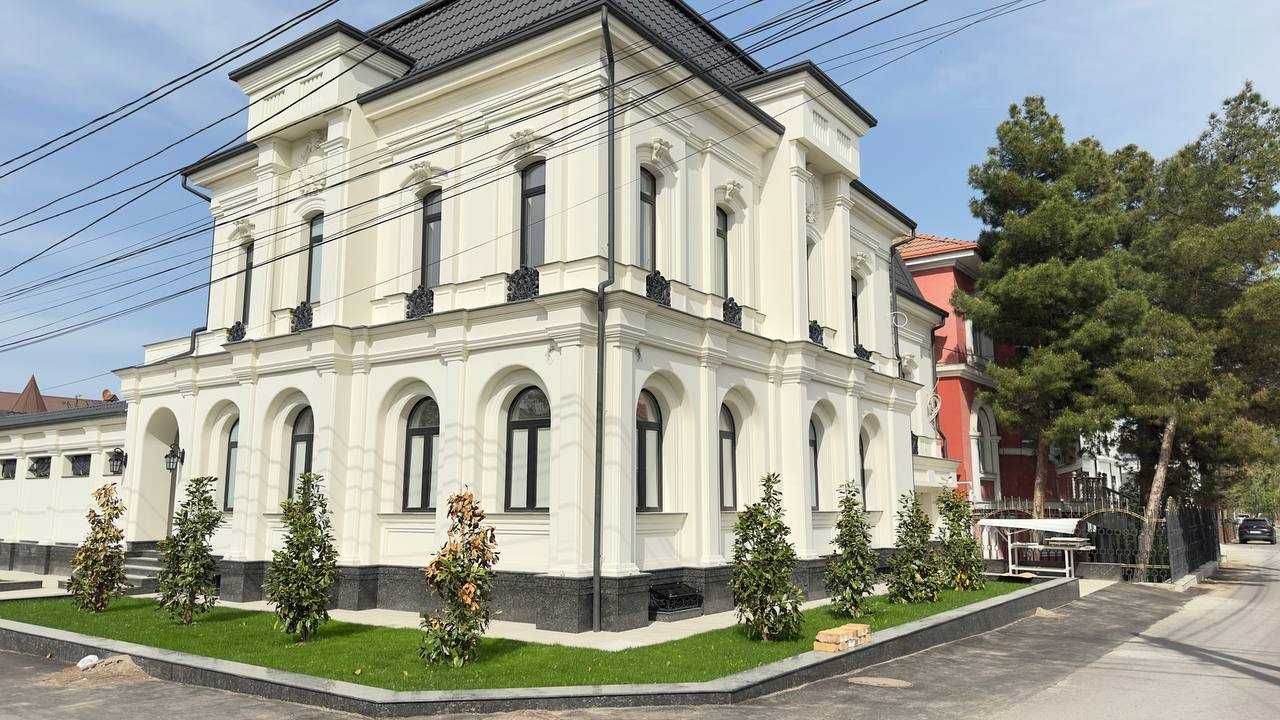 Никитина БИЙ | Дом - 4 сотки: 6 комнат: Бассейн и Хаммам: 600 м²