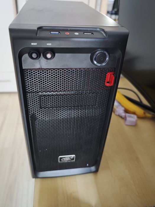 Продавам настолен компютър – Ryzen + B550 + SSD 480GB + 1TB HDD + R9 2