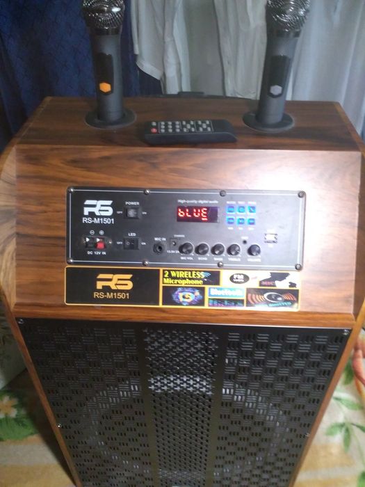 Караоке колонка с блютусом двумя микрофонами