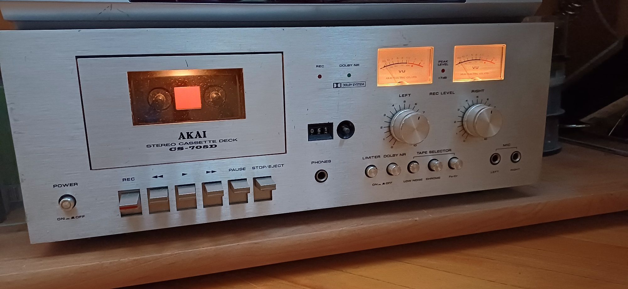 Akai касетъчен дек