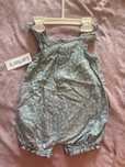 Чисто ново гащеризонче на Carters