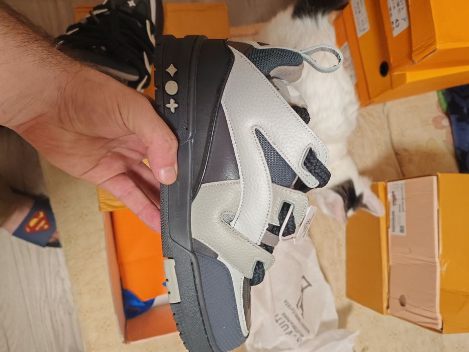 Adidași foarte buni