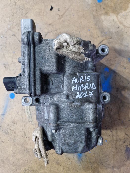 Compresor AC Toyota Auris Hybrid 2017 cod 042200-1330
