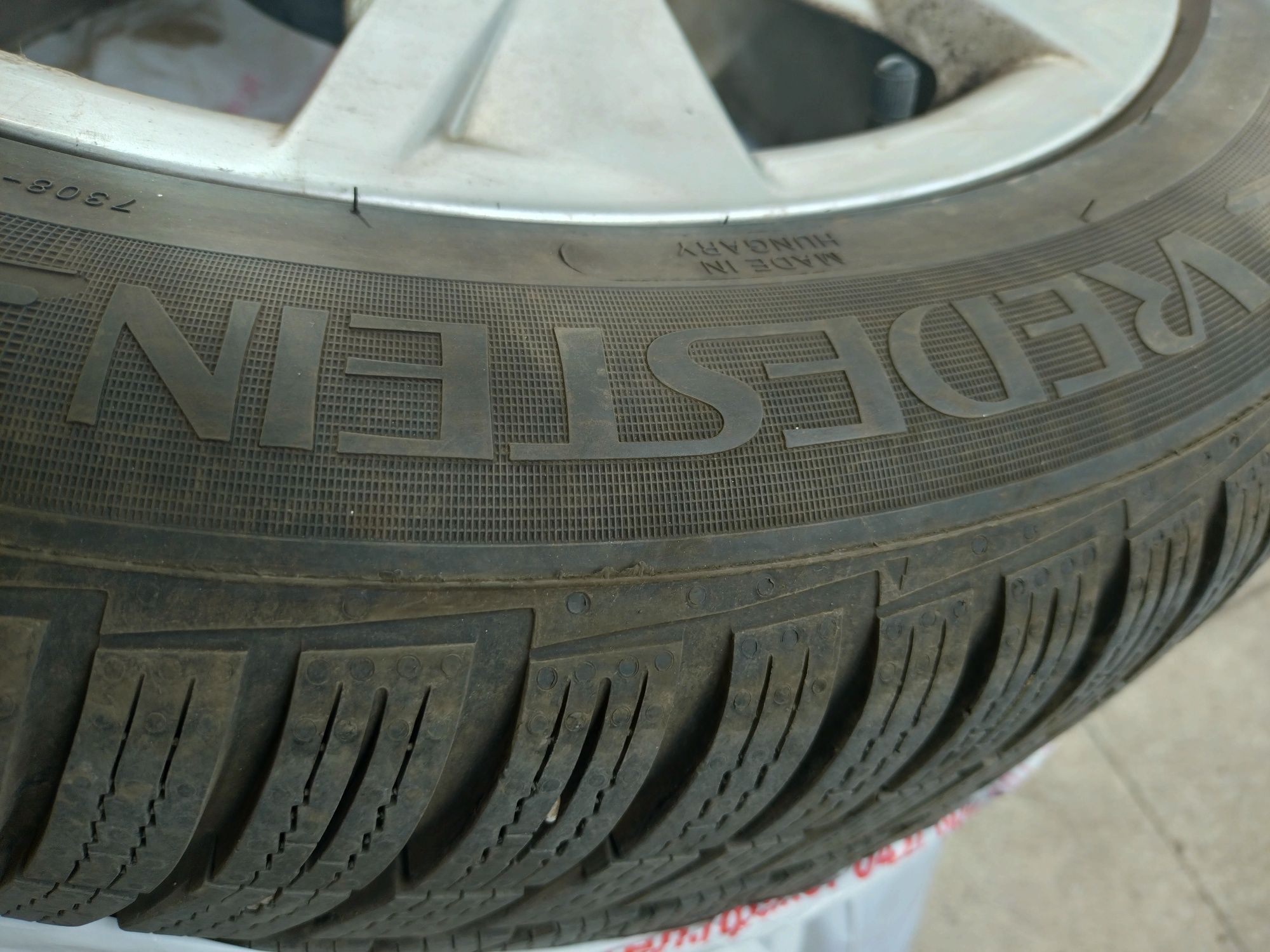 Гуми Vredestein Wintrac Pro 225/50/17 + джанти Audi