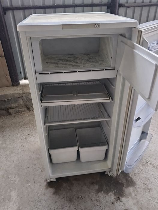 Xolodilnik satiladi. Taza islep turipti