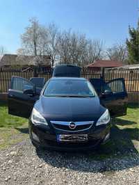 Opel Astra J impecabil.