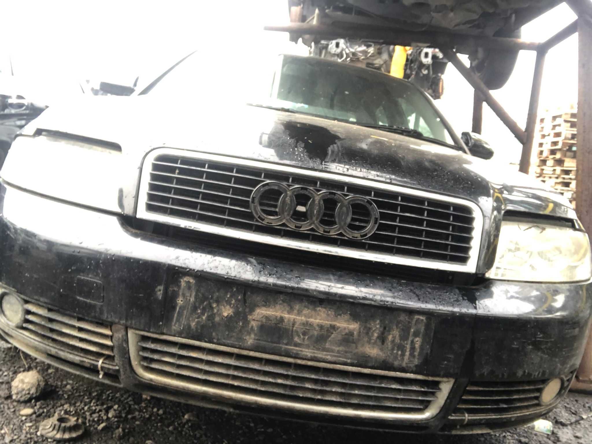Dezmembrez Audi A4 B6 1.9 TDi an 2003 cod motor AWX
