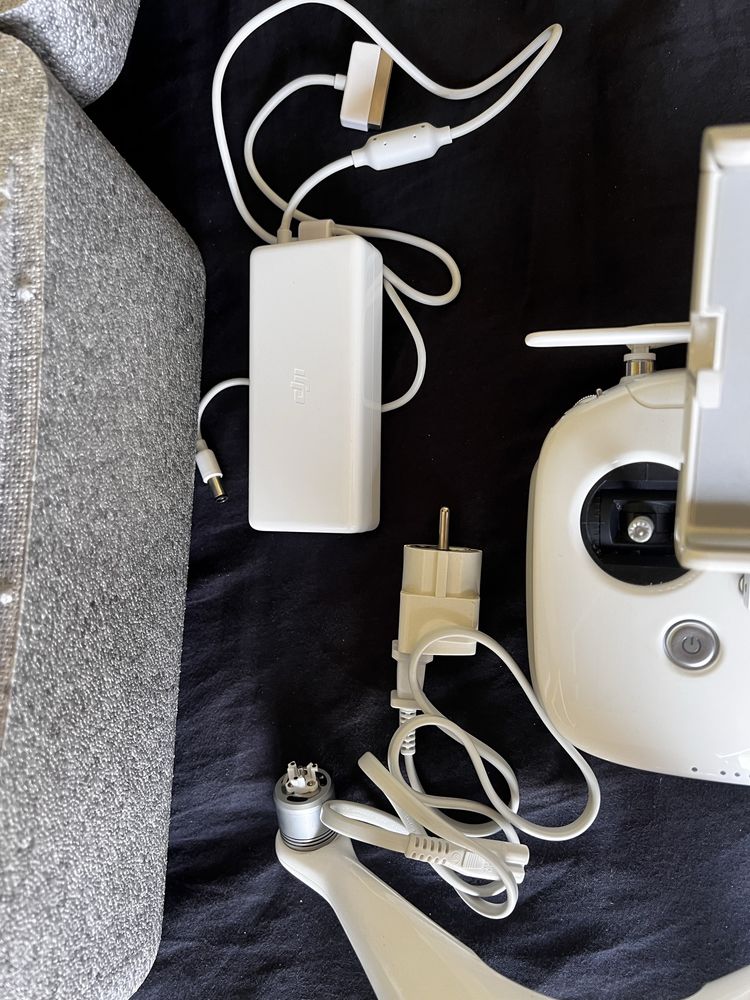 дрон DJI Phantom 4