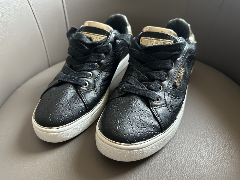 Adidasi Guess negri originali