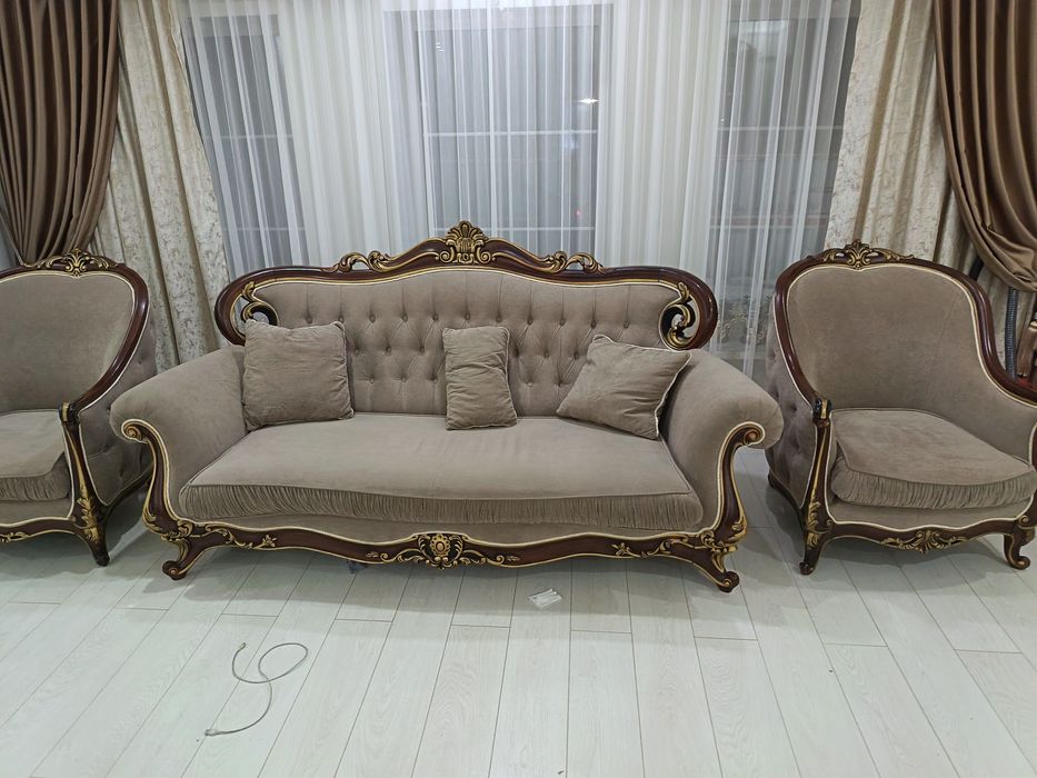 Продам диван двумя кресло