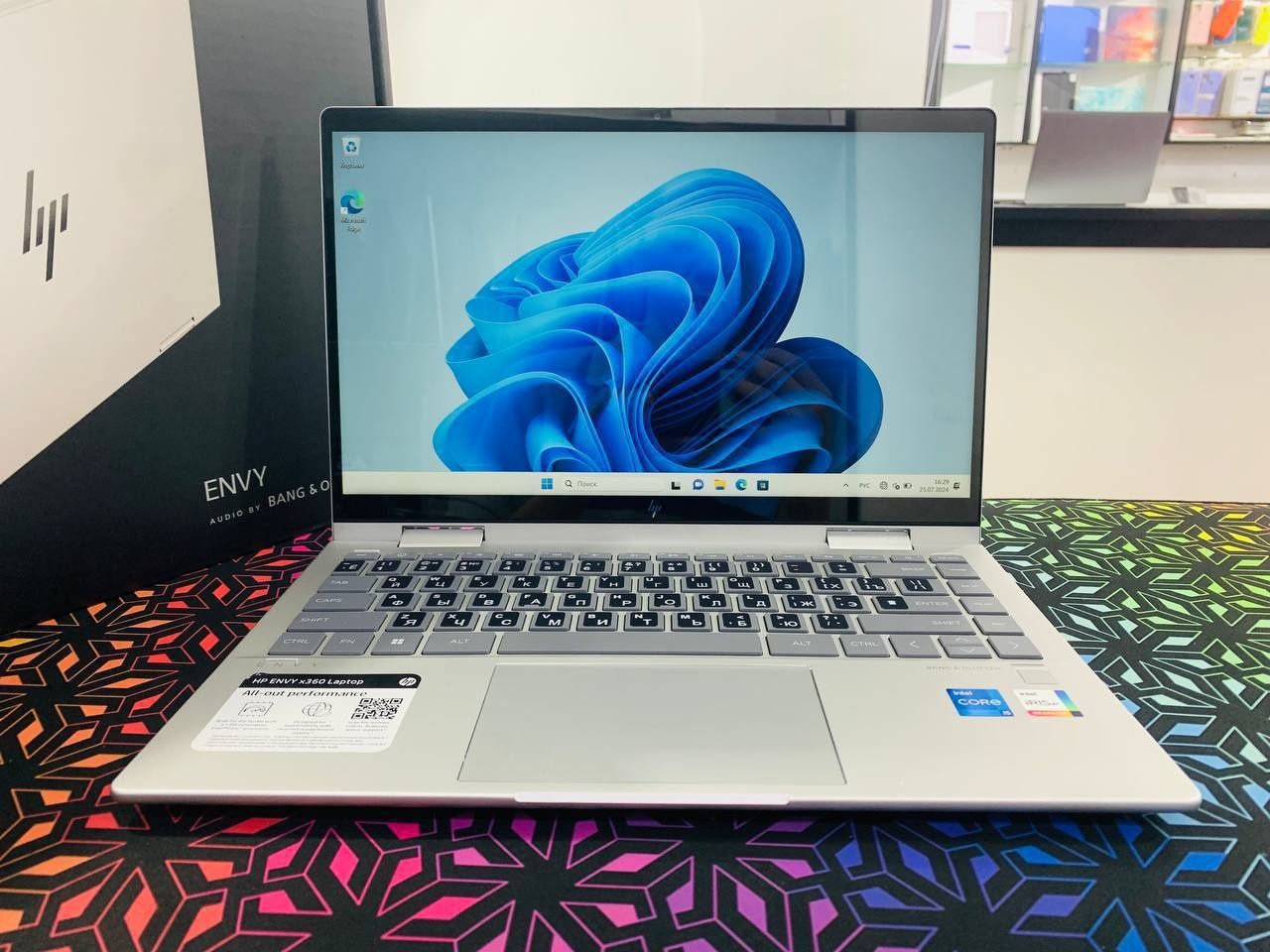Продам бизнес ноутбук HP Envy x360, в отличном состоянии, с коробой