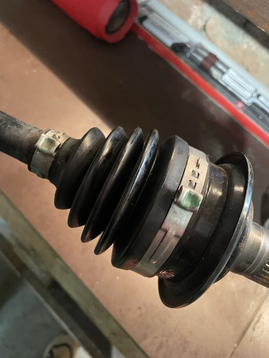 Продавам полуоска за Порше 911