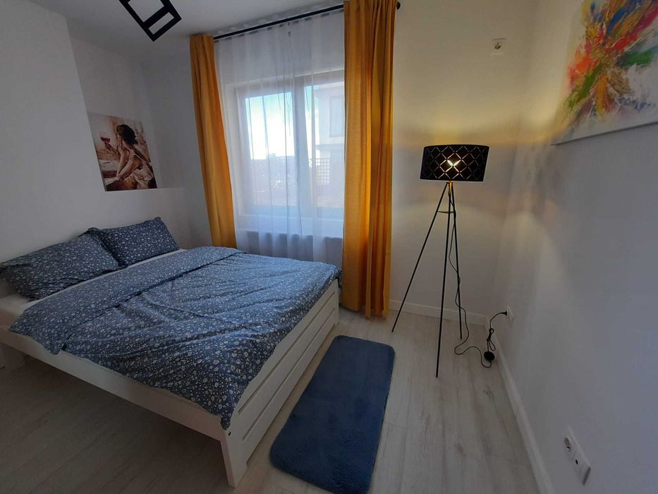 Direct proprietar inchiriez apartament cu 3 camere si loc parcare