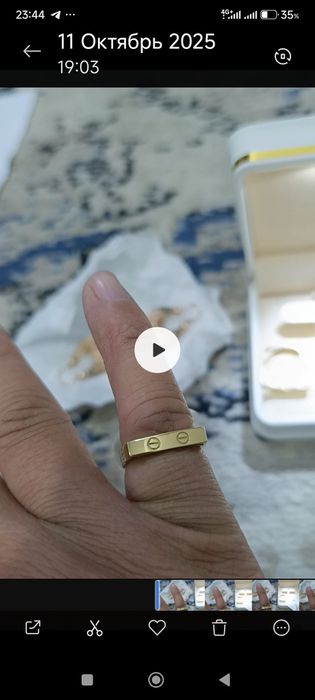 Золотая кольцо, Итальянский бренд ,проба 585, вес 2,60 гр