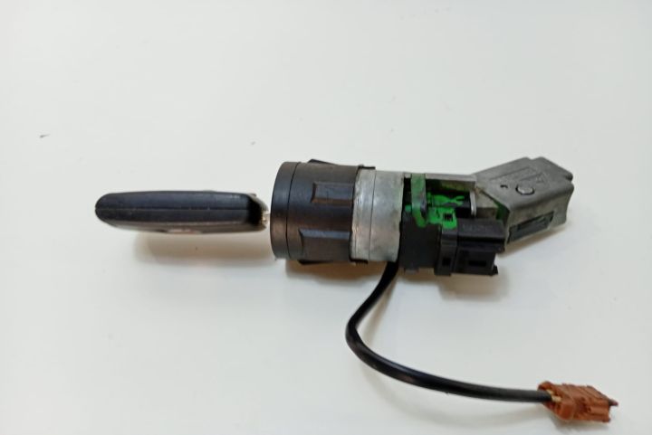 Contact  cu cheie 36353100 Peugeot Boxer a 2-a generatie Typ250 seria