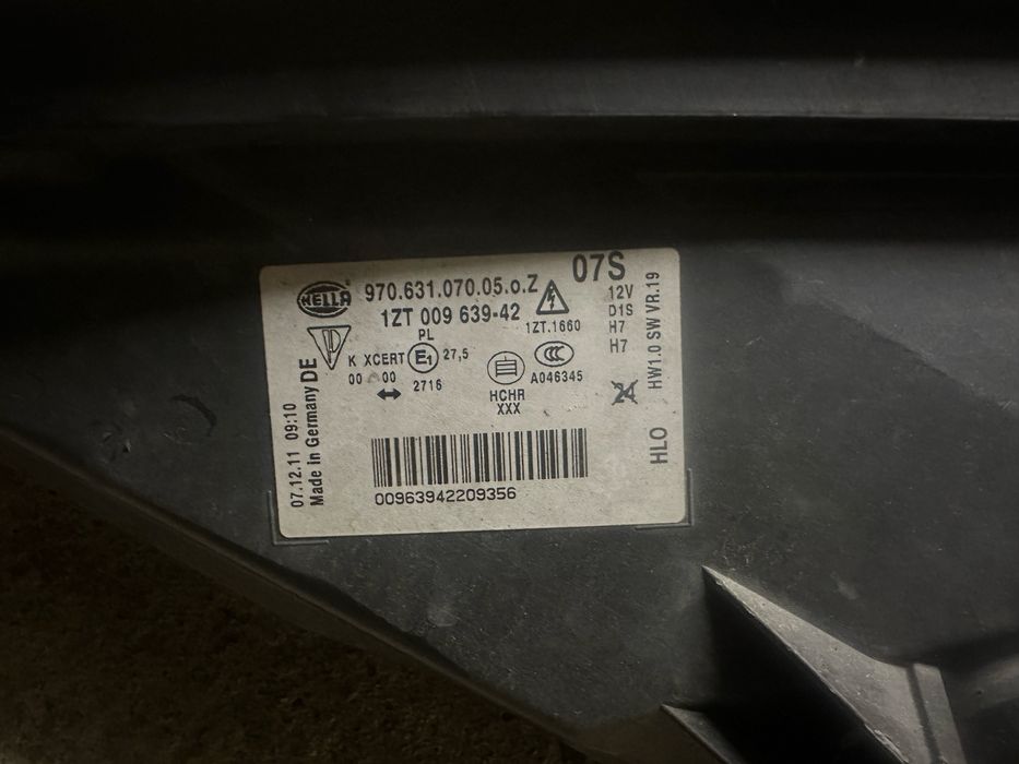 Far dreapta Porsche Panamera 2012