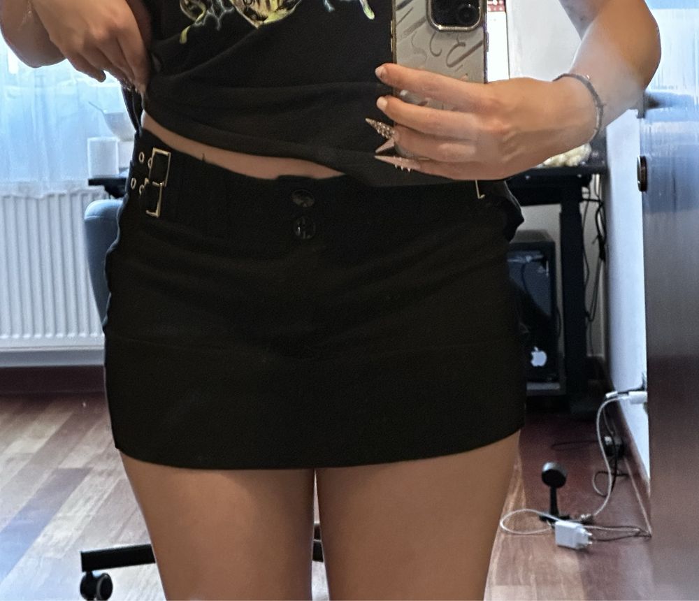 fusta y2k neagra mini cu cureluse