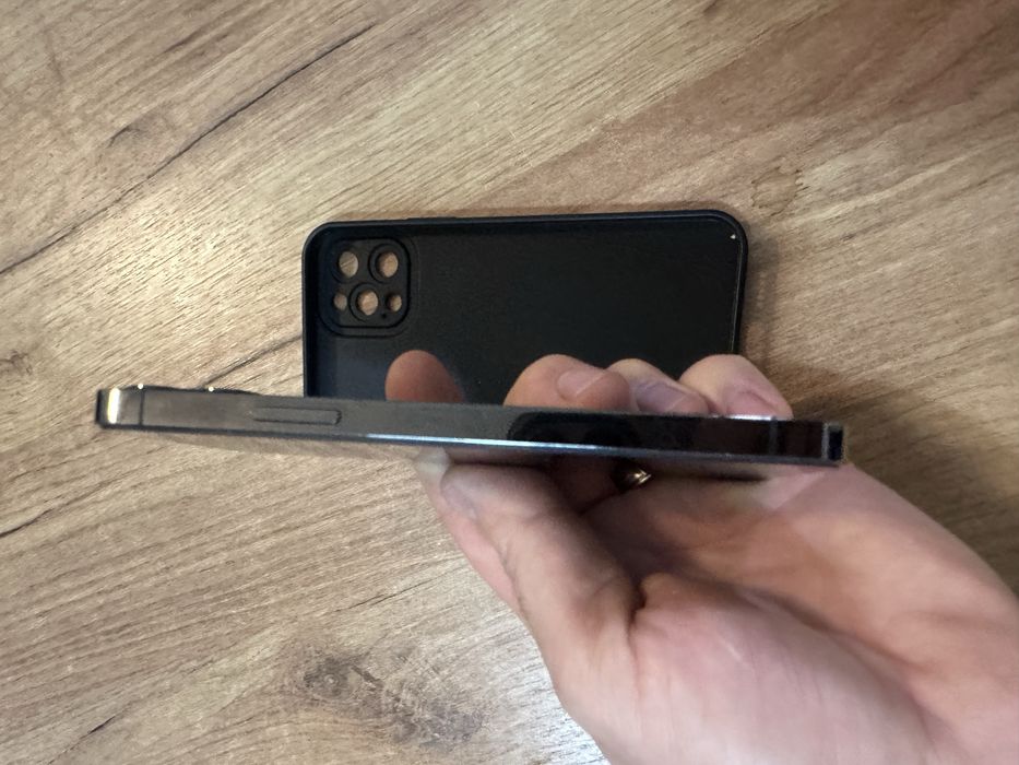 Iphone 12 pro arata bine si functioneza