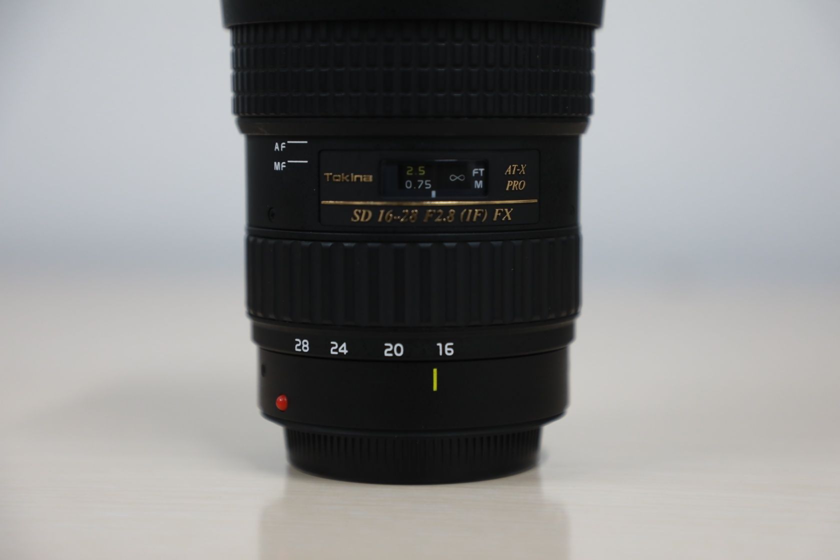 Blackmagic 6K + 2 ta obektiv