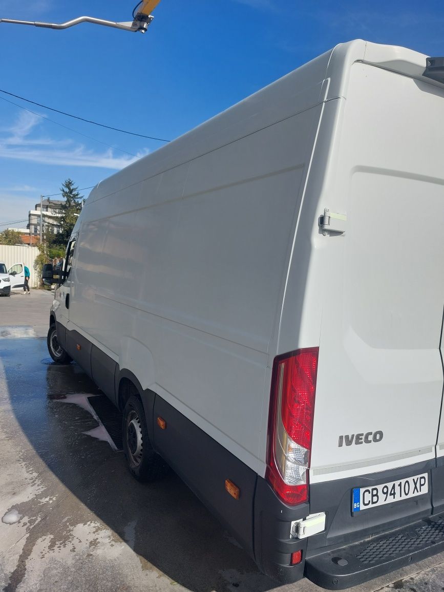 Бус под наем Iveco Maxxi 110лв