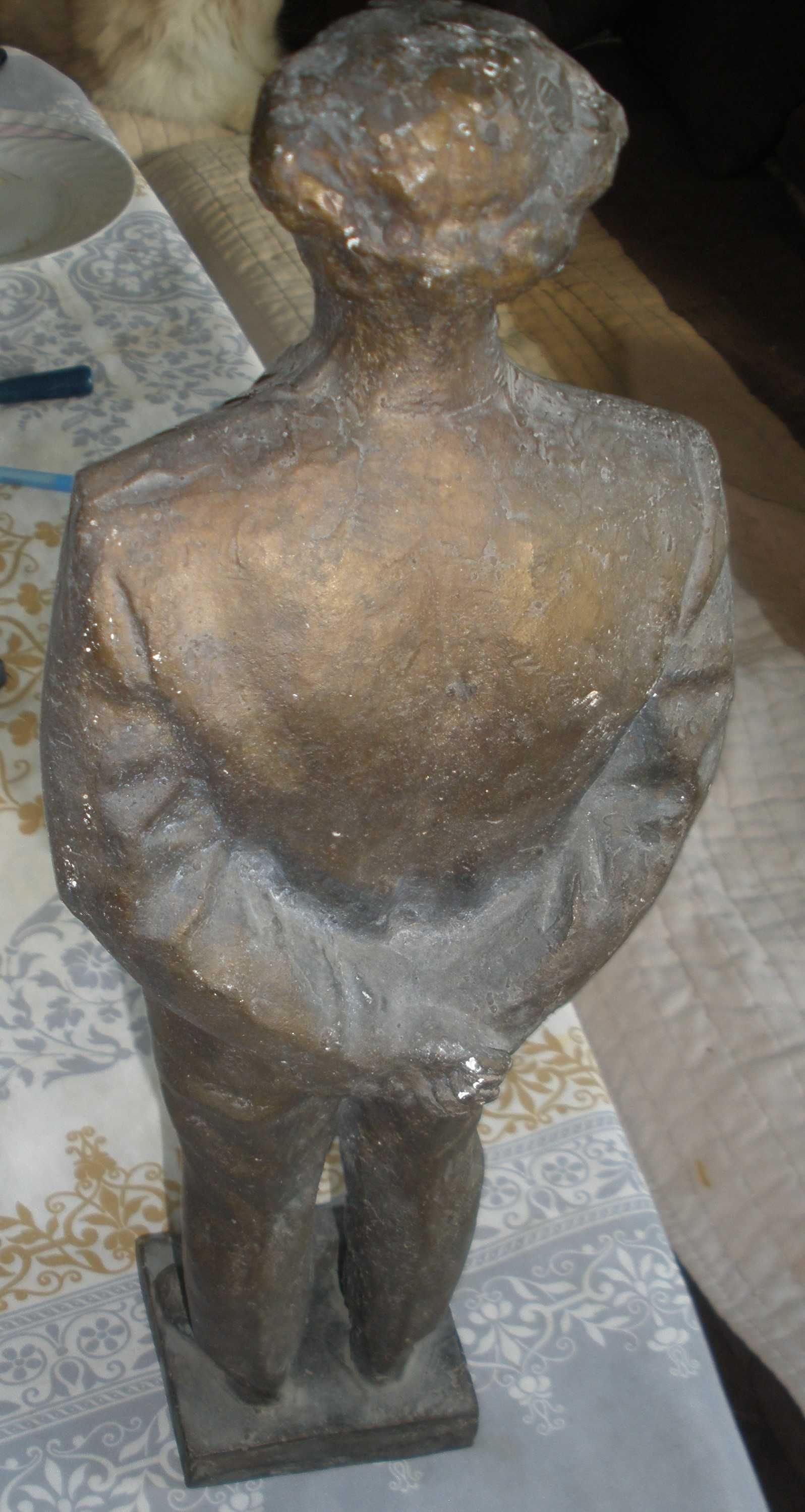 Масивна бронзова скулптура на Георги Димитров