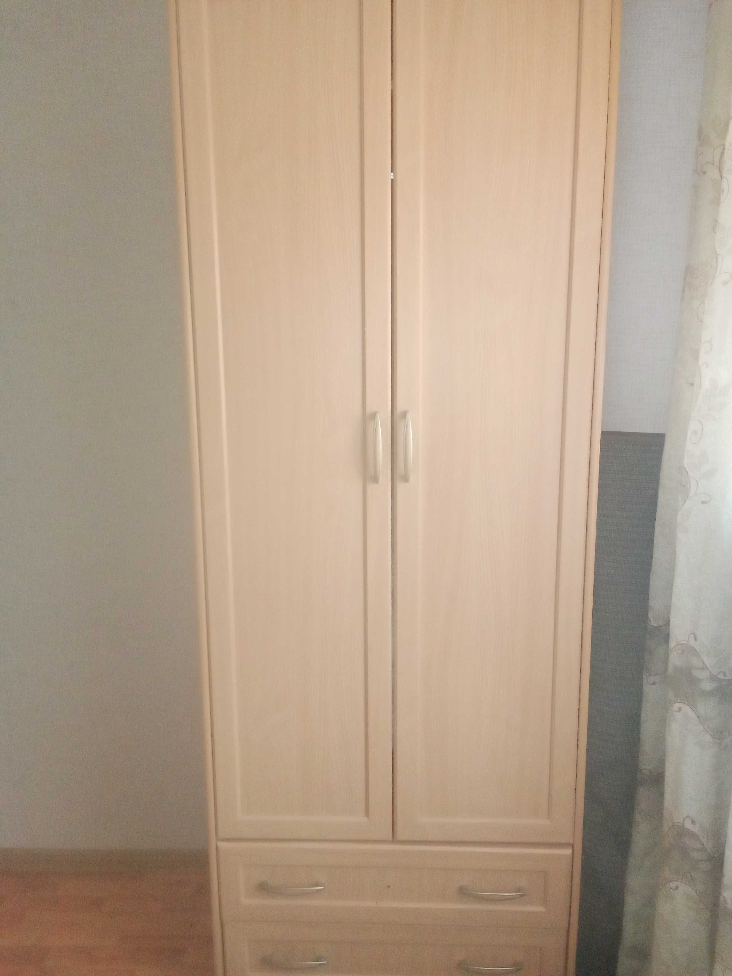 Продам шкафы для одежды