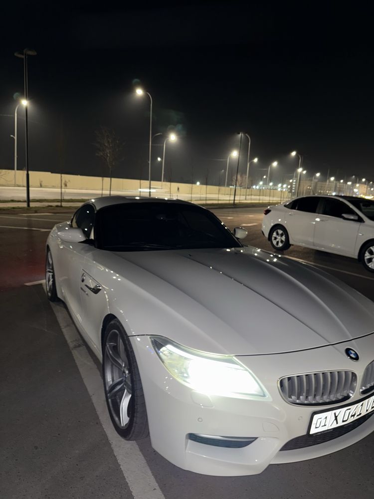 Продаю редкий и мощный BMW Z4 M в идеальном состоянии.