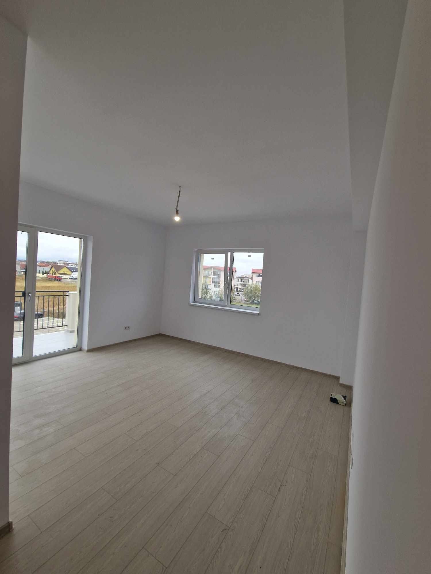 Ap. 3 camere 71 mp. utili, terasă  9 mp., balcon 3.39, boxă, parcare!