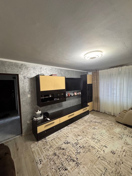 Vand apartament 4 camera 2 baie full