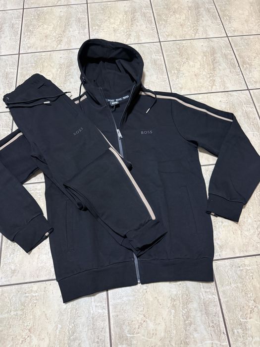 Trening Boss marimea L, XL, XXL