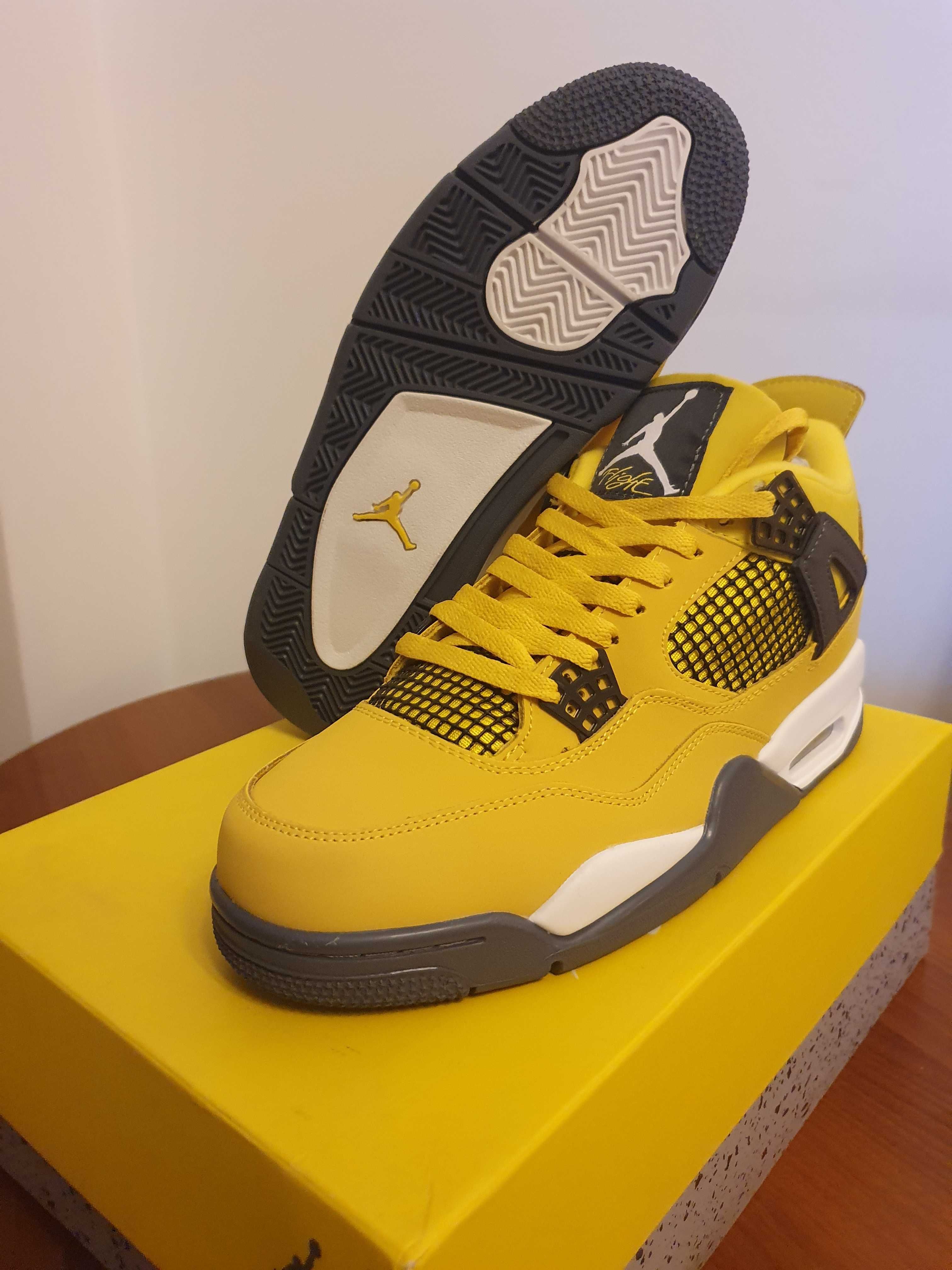 Air Jordan 4 Lighting