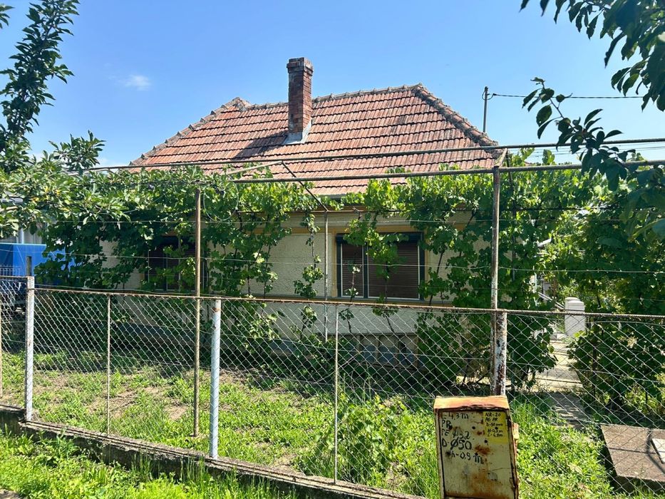 Vand casa + teren sau schimb cu apartament (+ - diferenta)