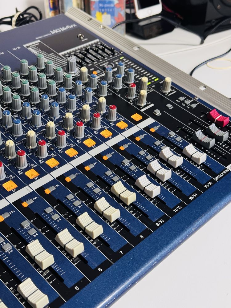 Mixer pasiv YAMAHA MG16/6FX,egalizator,efecte,16 canale,10 microfoane