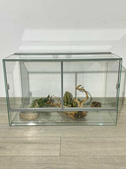 Terariu de Sticlă cu Ventilație Superioară și Decor Natural