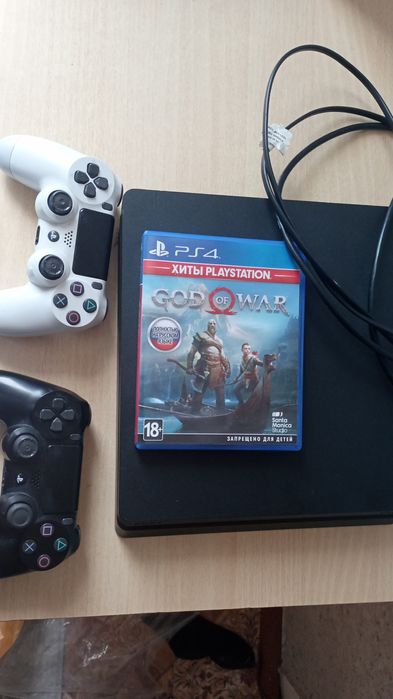 Продам Playstation 4 состояние 10 из 10
