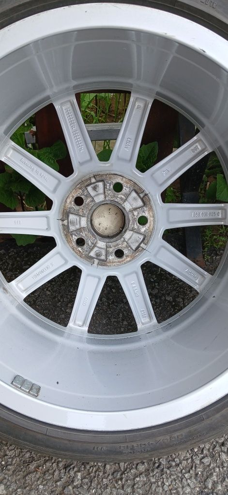 Оригинални джанти Audi 18 с гуми 235/40 Goodyear