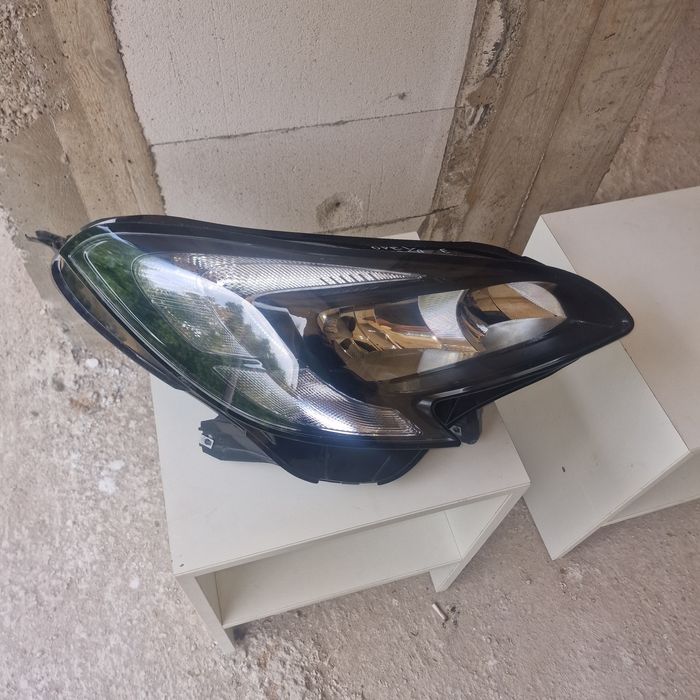 Opel Corsa E 15-19 десен фар