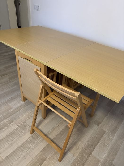 Vand masa pliabila cu 6 scaune, impecabila