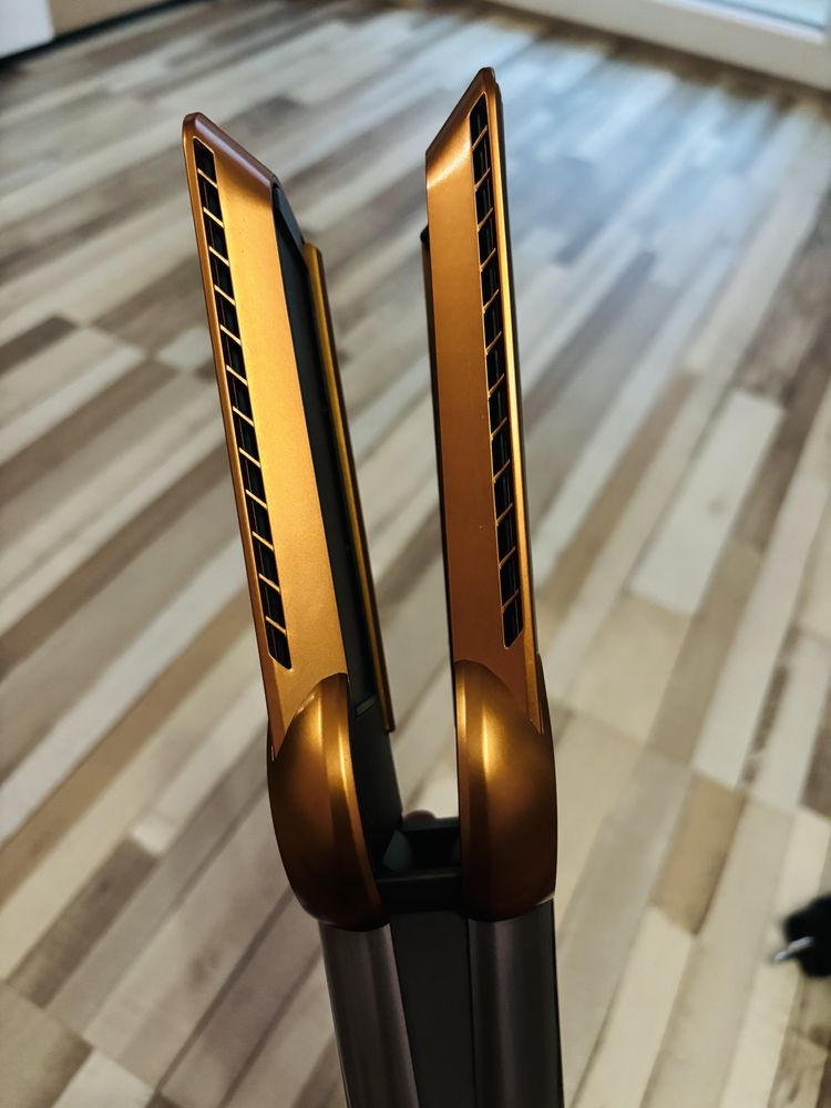 Dyson Airstrait - като нов