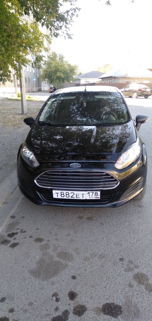 СРОЧНО ПРОДАЮ Ford Fiesta 2015г.в