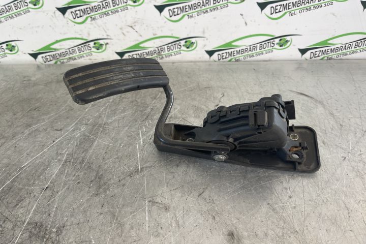 Pedala acceleratie 8200104482 Renault Espace a 4-a generatie (facelif