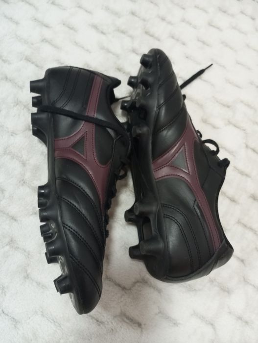 Mizuno-футболни бутонки