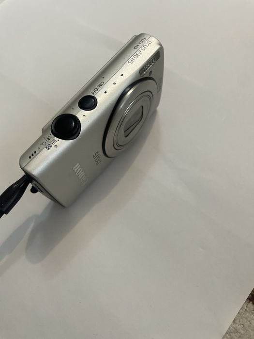 Canon Ixus 230 HS,12Mpx, 8x zoom optic,afisare data ora pe poze