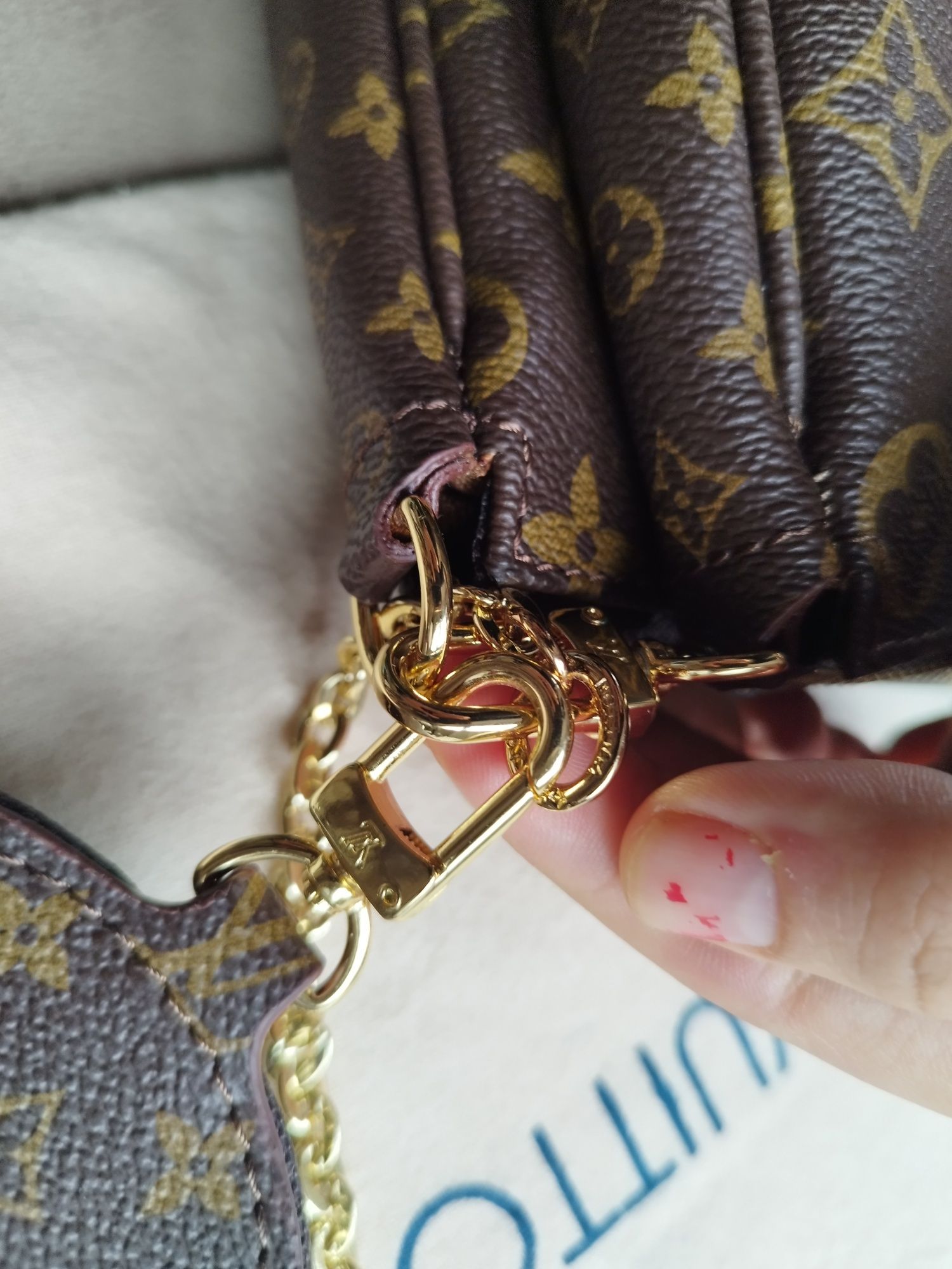 Нова  Louis Vuitton Multipochette дамска чанта